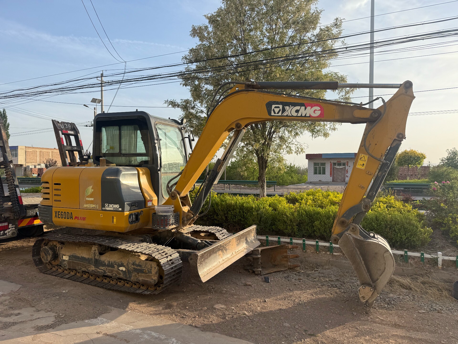 Used XE60 Crawler Excavator 2022 3900 Hours detail photo 2