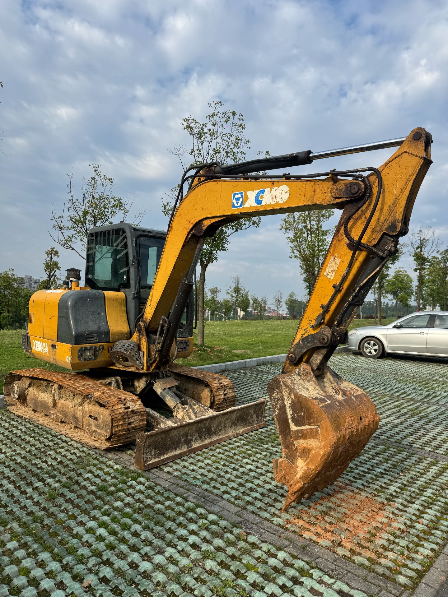 Used XE60 Crawler Excavator 2017 8000 Hours used machine for export