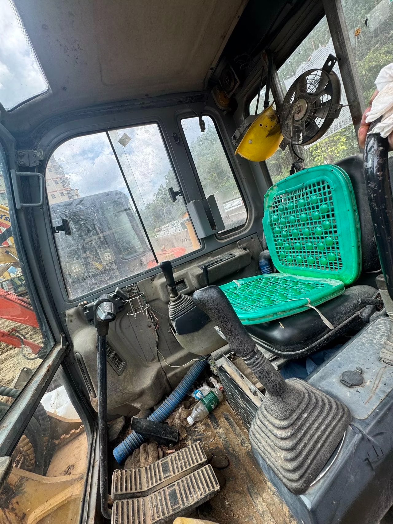 Used XE60 Crawler Excavator detail photo 5