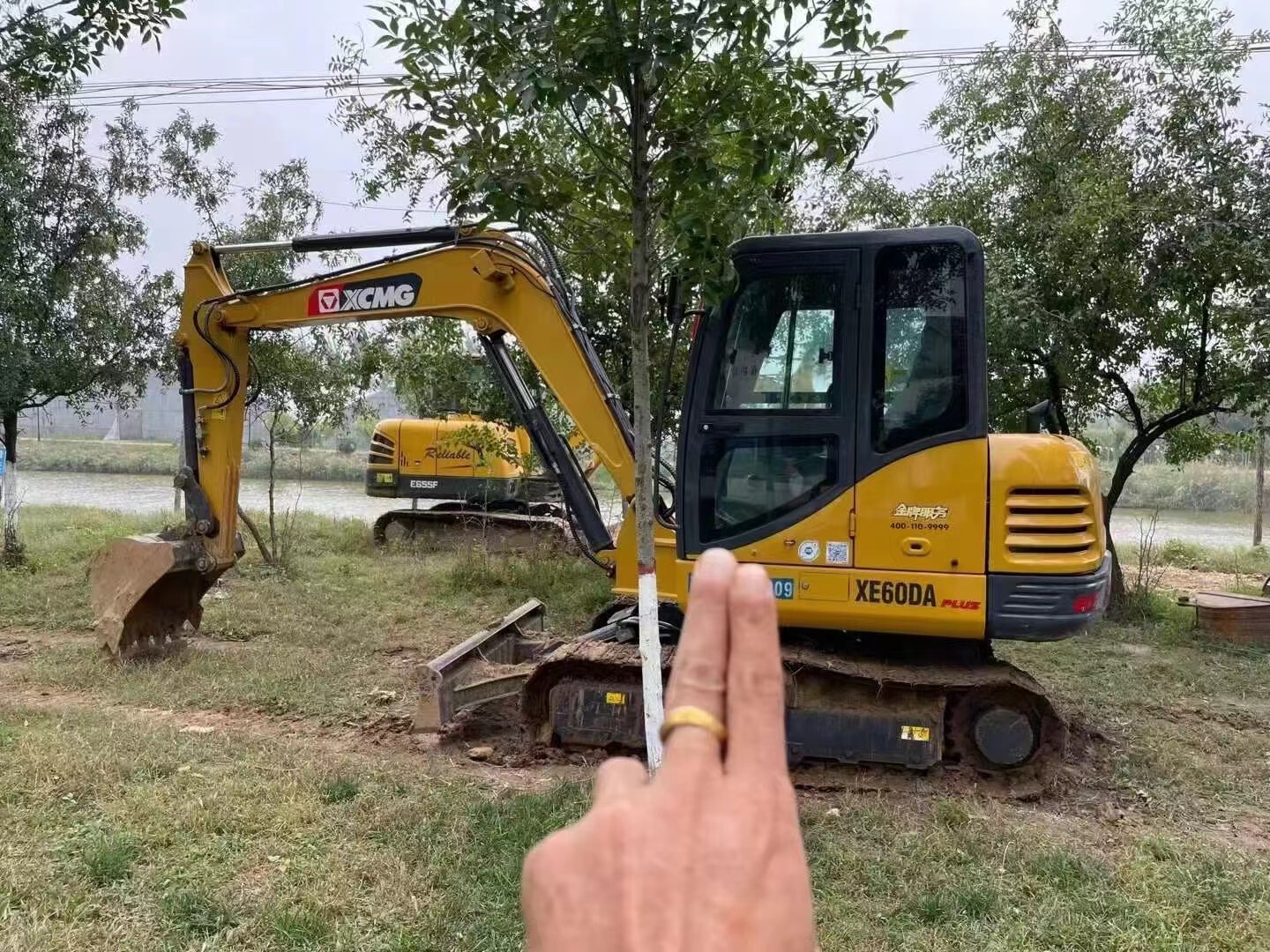 Used XE60 Crawler Excavator 602200 Hours detail photo 2