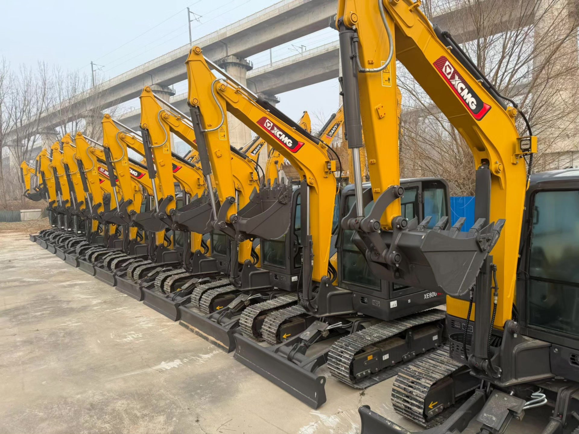 Used XE60 Crawler Excavator detail photo 2