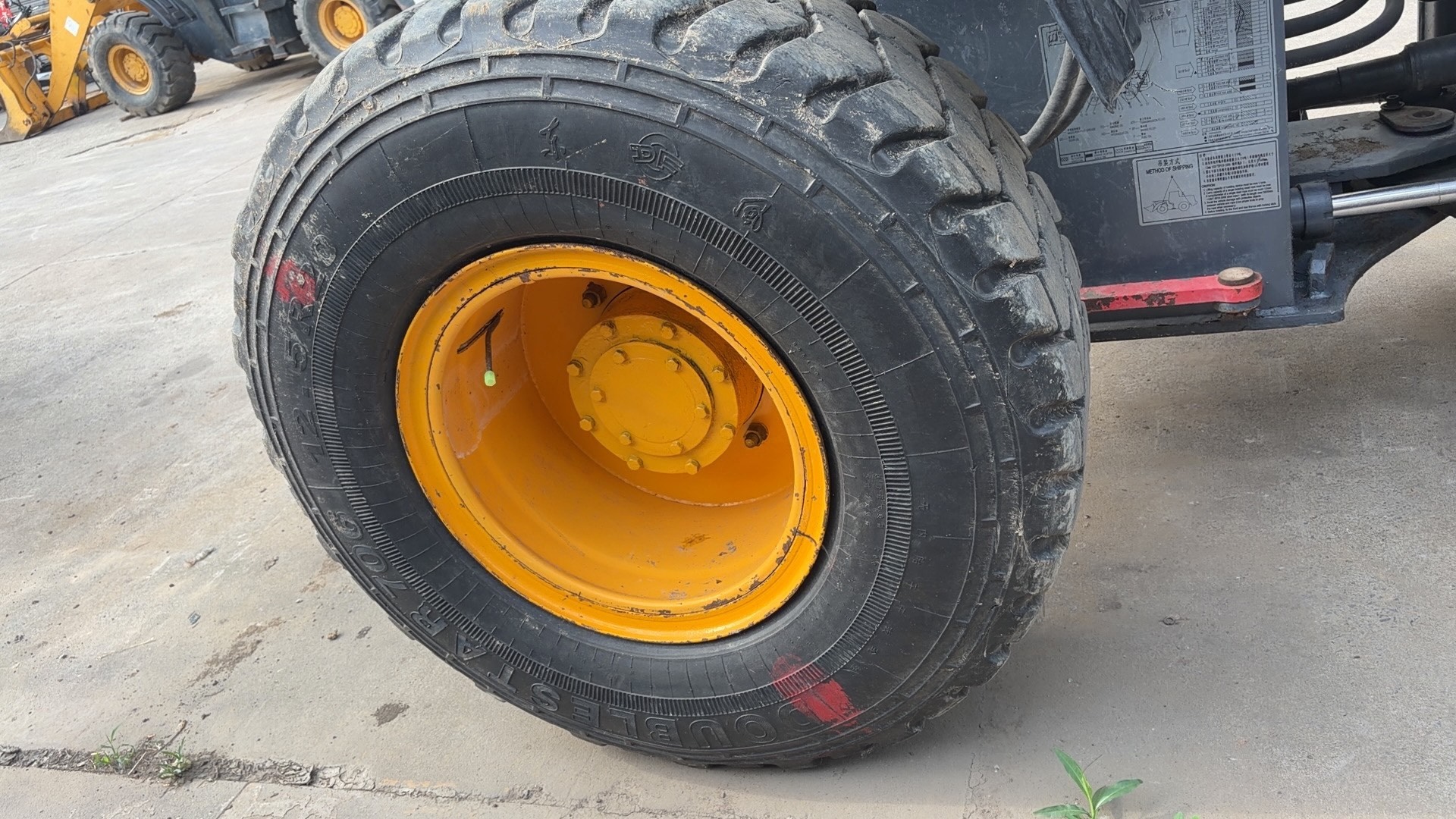 Used XE160 Crawler Excavator detail photo 4