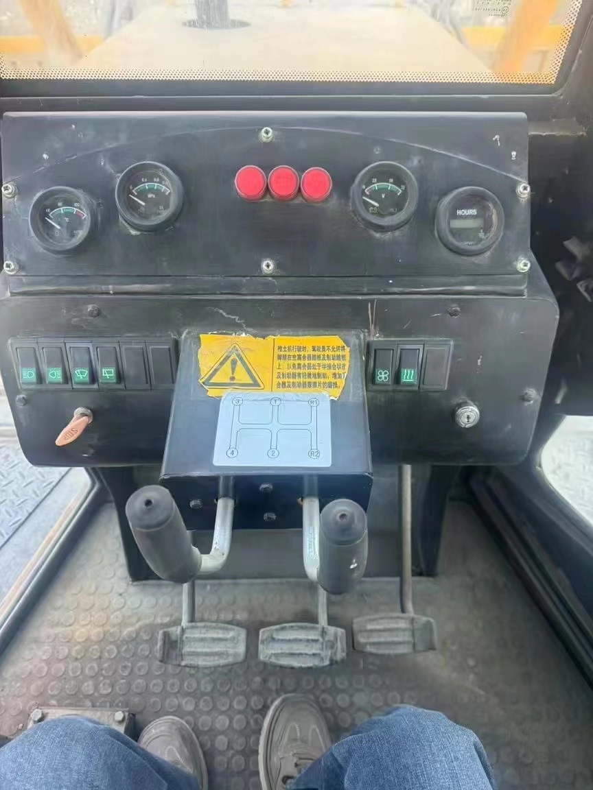 Used Wheel Loader — model confirmed on request detail photo 7