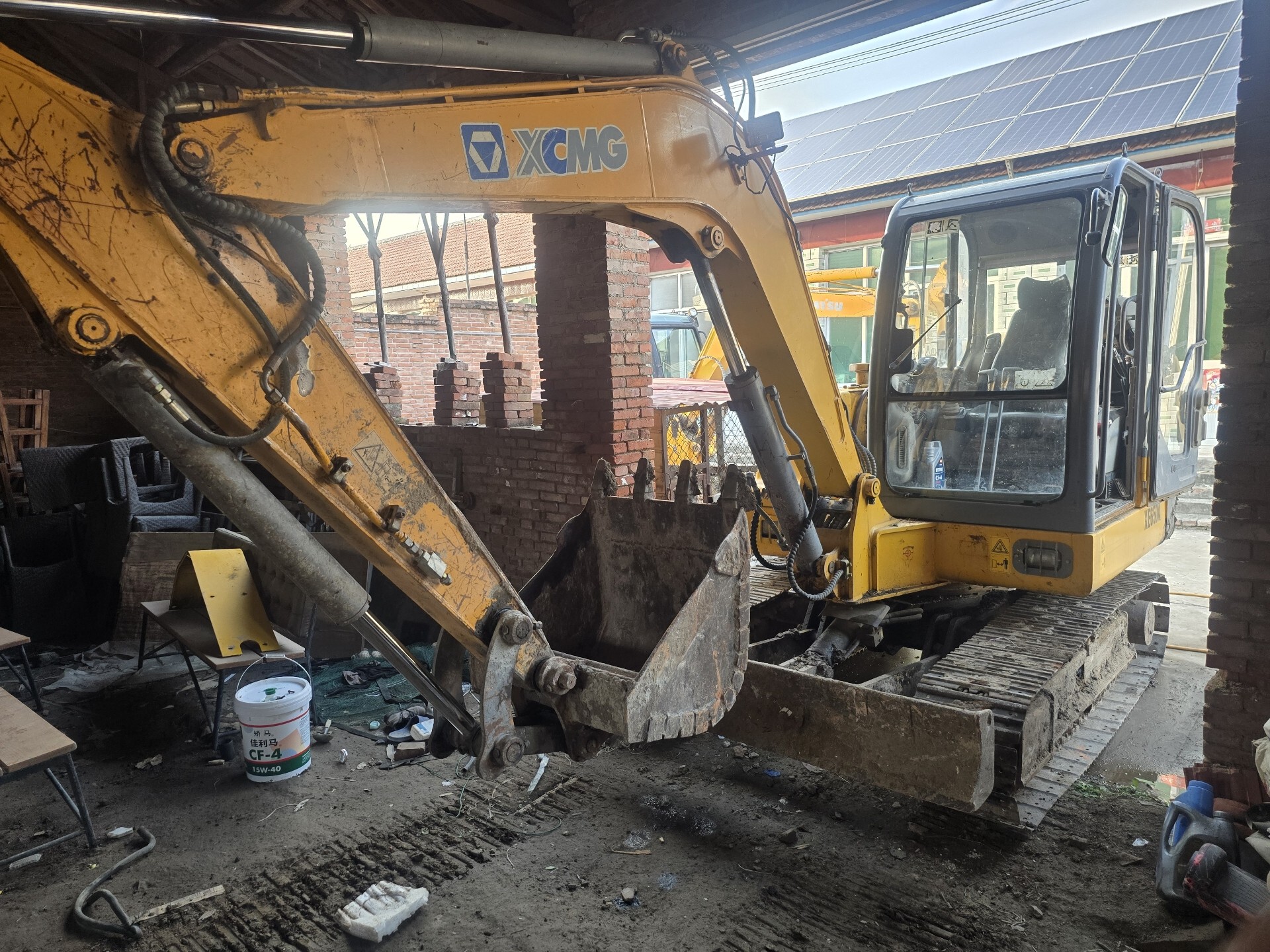 Used XE60 Crawler Excavator 2011 detail photo 4