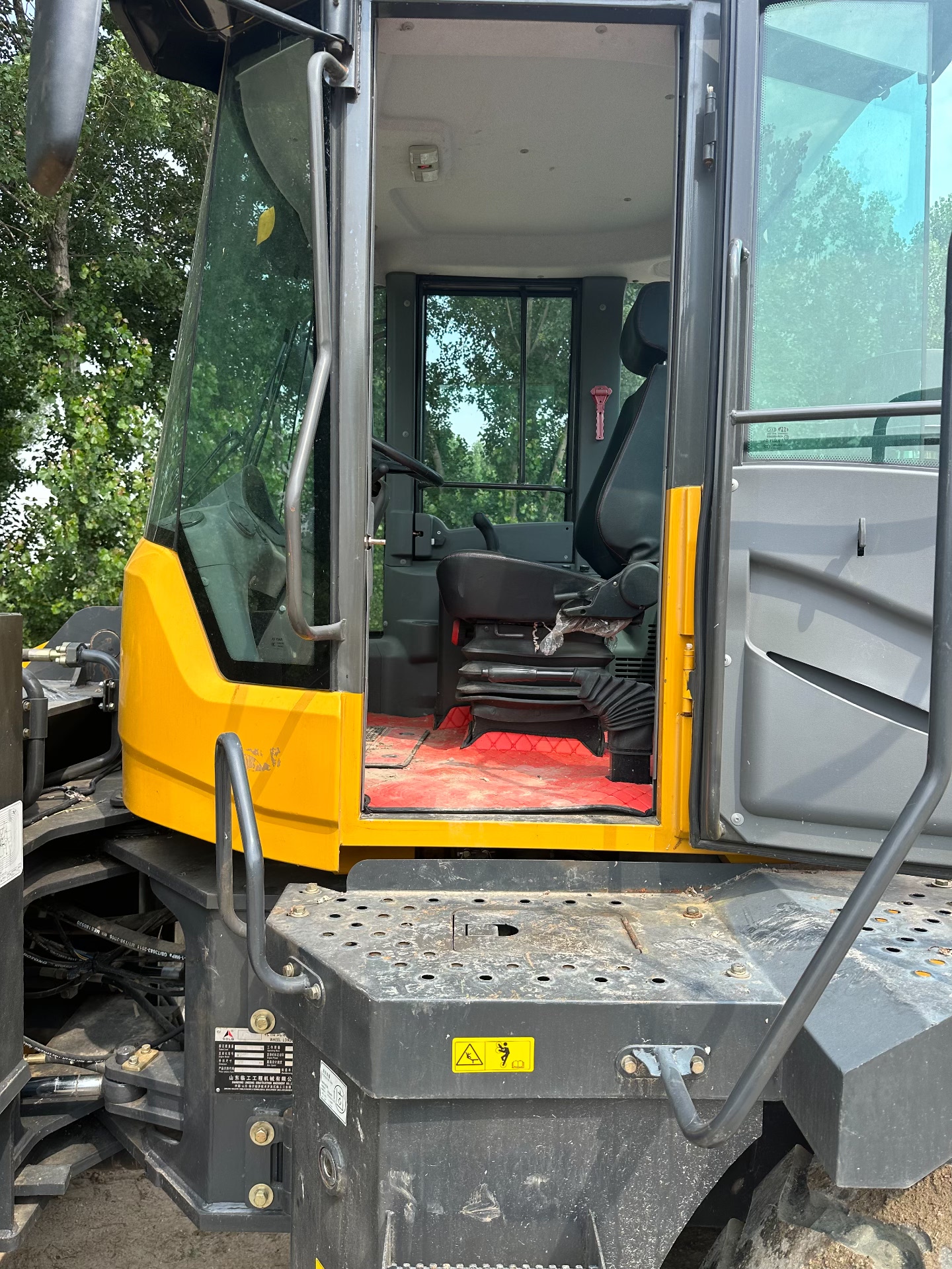 Used Wheel Loader — model confirmed on request detail photo 2