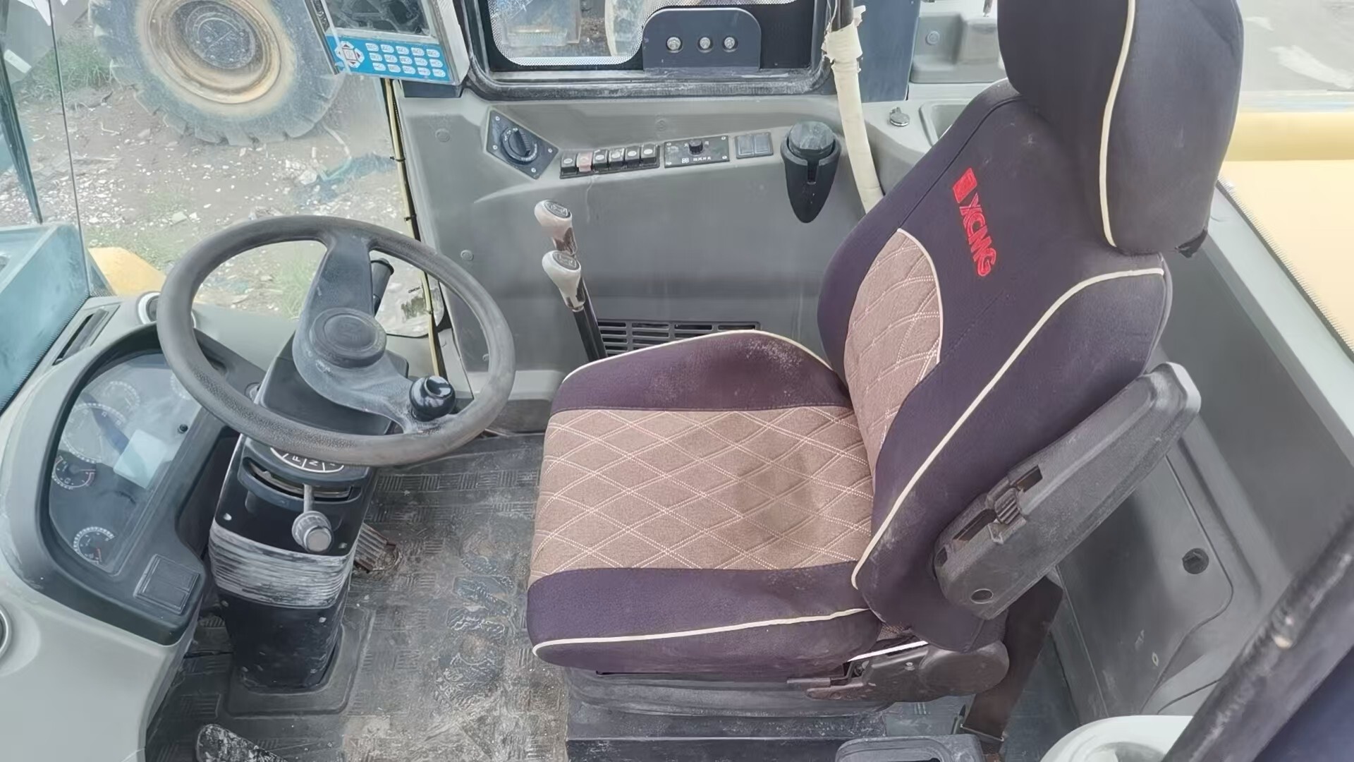 Used LW500 Wheel Loader 2018 detail photo 5