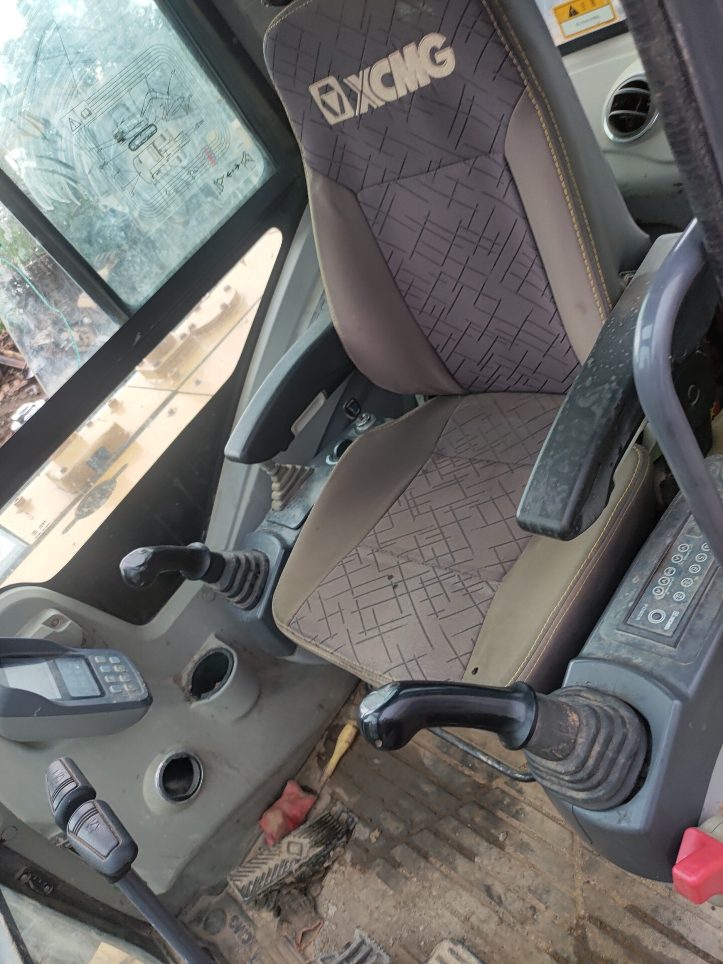 Used XE60 Crawler Excavator 2021 3000 Hours detail photo 8