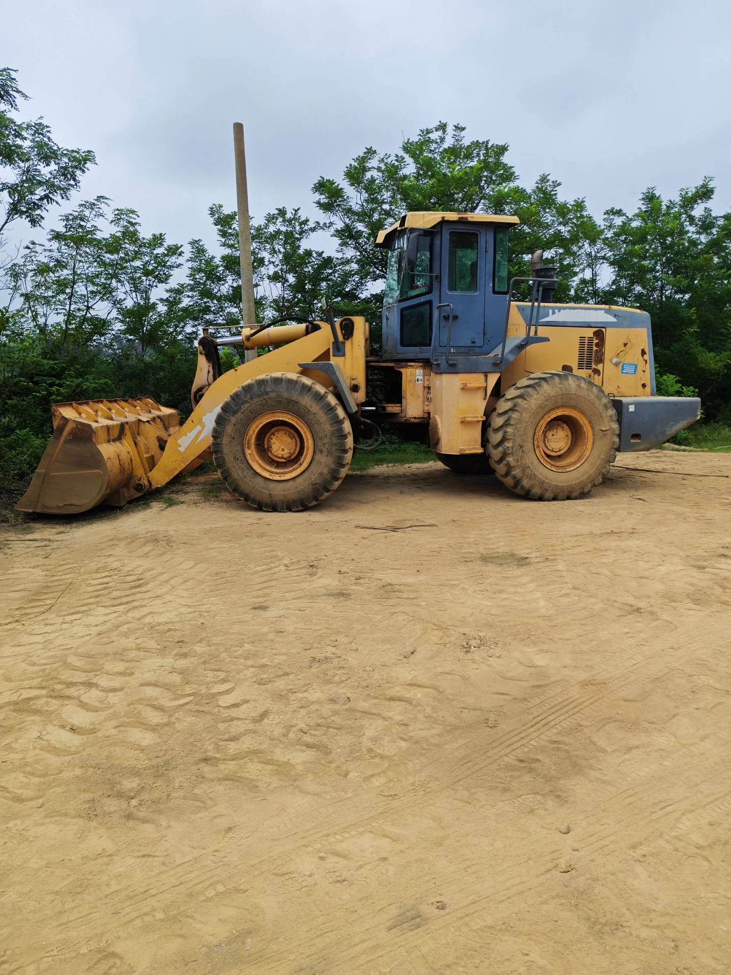 Used Wheel Loader — model confirmed on request detail photo 4