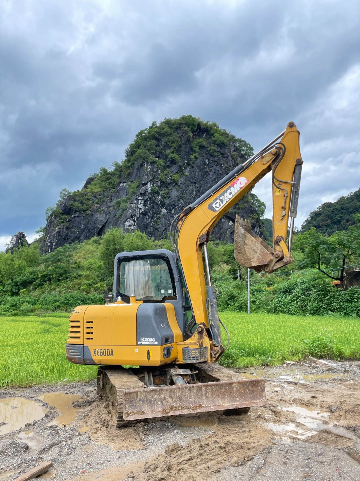 Used XE60 Crawler Excavator detail photo 2