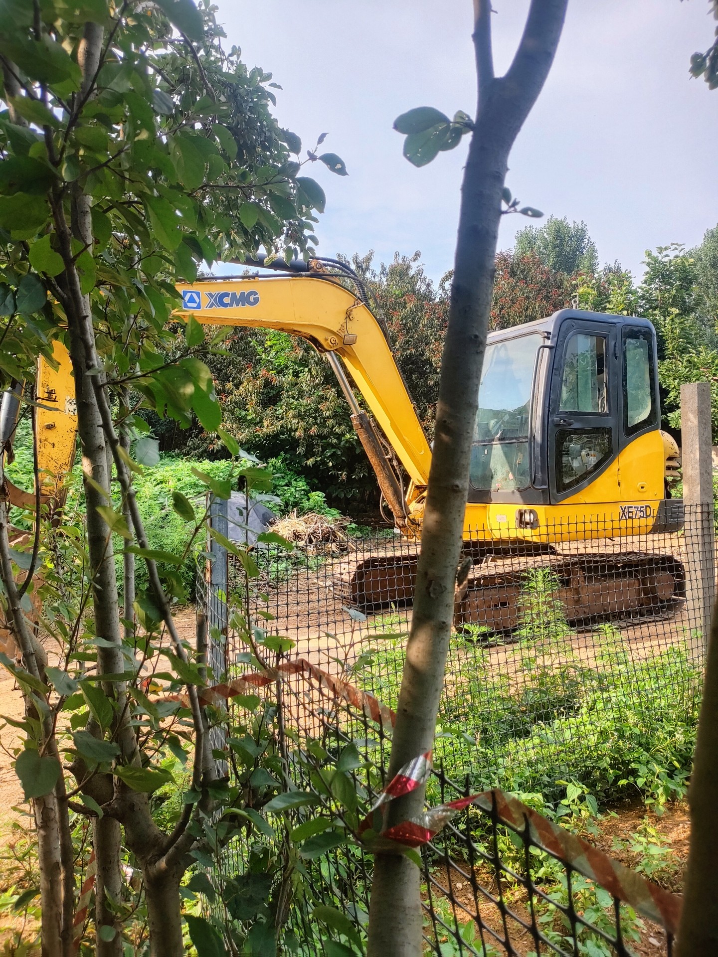 Used XE60 Crawler Excavator 2014 detail photo 8