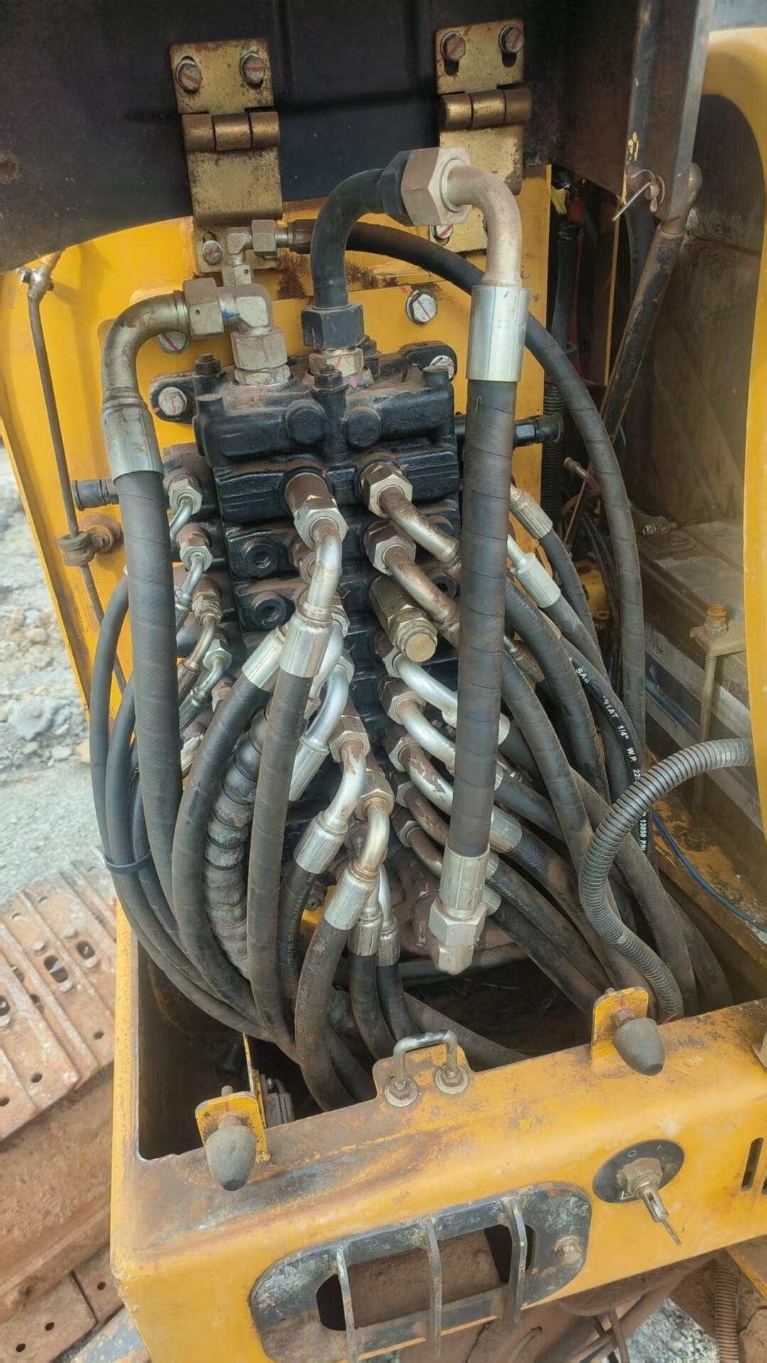 Used XE60 Crawler Excavator 2014 detail photo 4